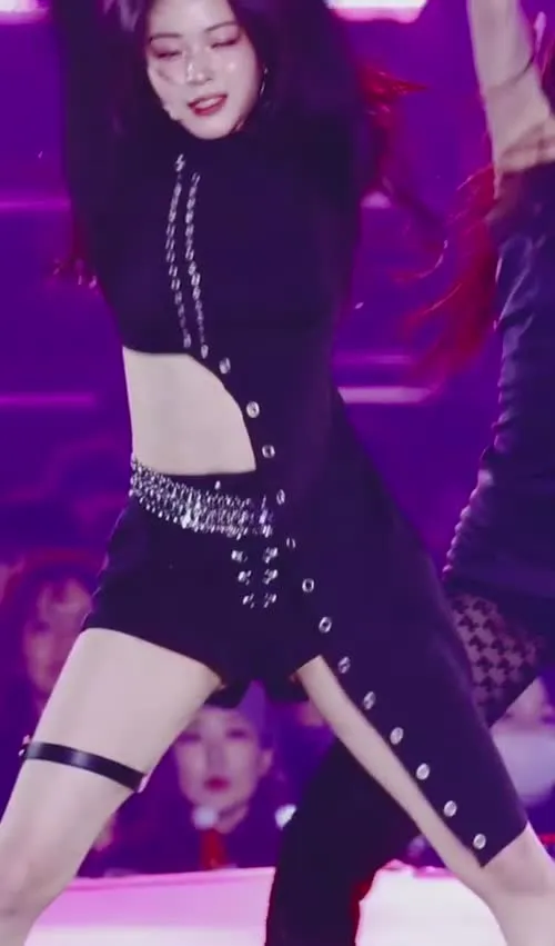 Ryujin - ITZY (신류진, Shin Ryu-jin) - Video #73789