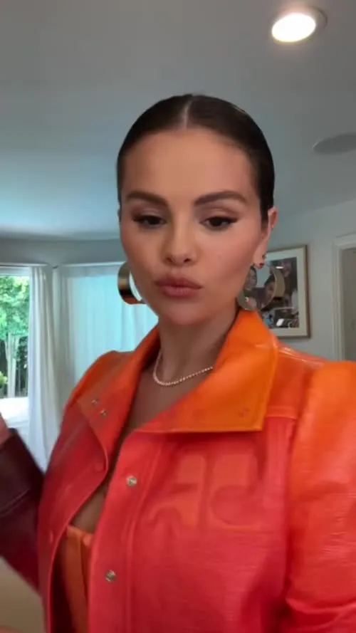 Selena Gomez - Video