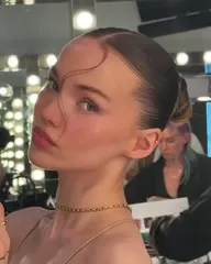 Dove Cameron - Video