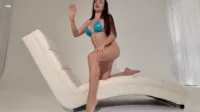 Watch4Beauty - Sapphira - White suits her backstage video