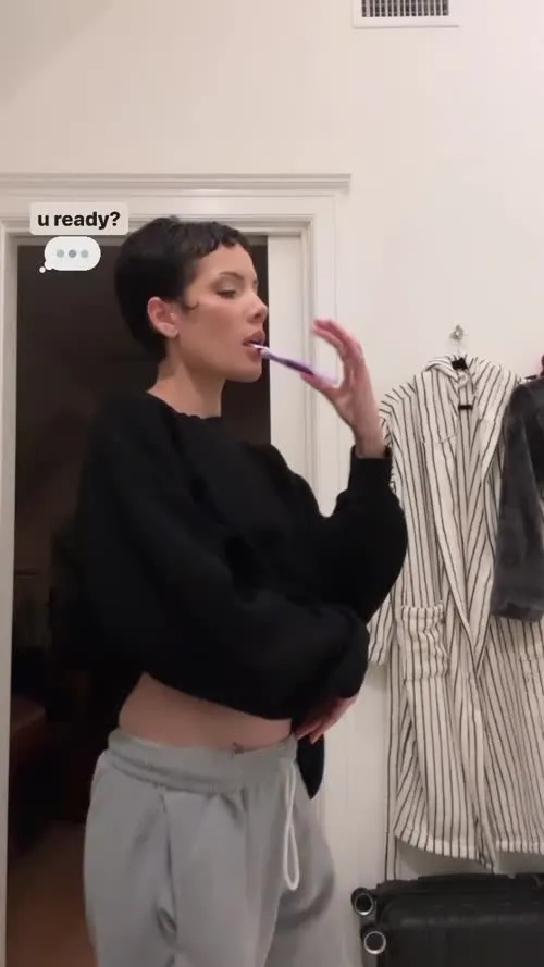 Halsey - SaveInsta App