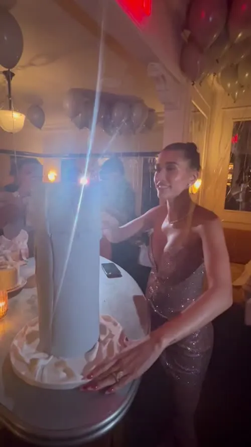 Hailey Baldwin Bieber - Video