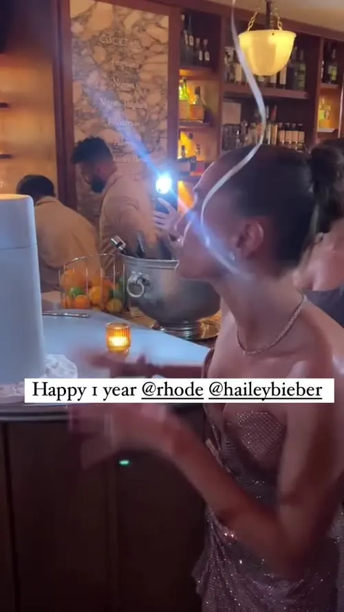 Hailey Baldwin Bieber - Video