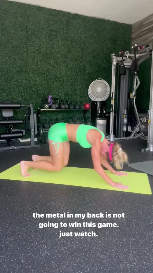 WWE Torrie Wilson - SaveInsta App