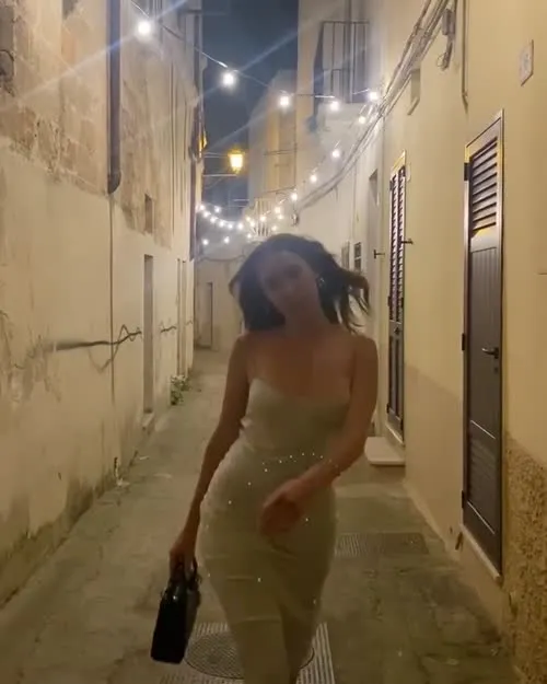 Alycia Debnam Carey - Video