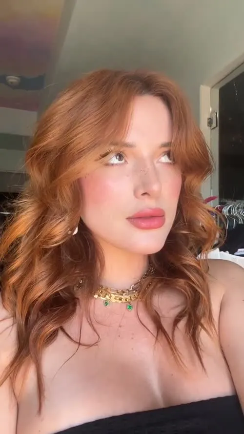 Bella Thorne - Video