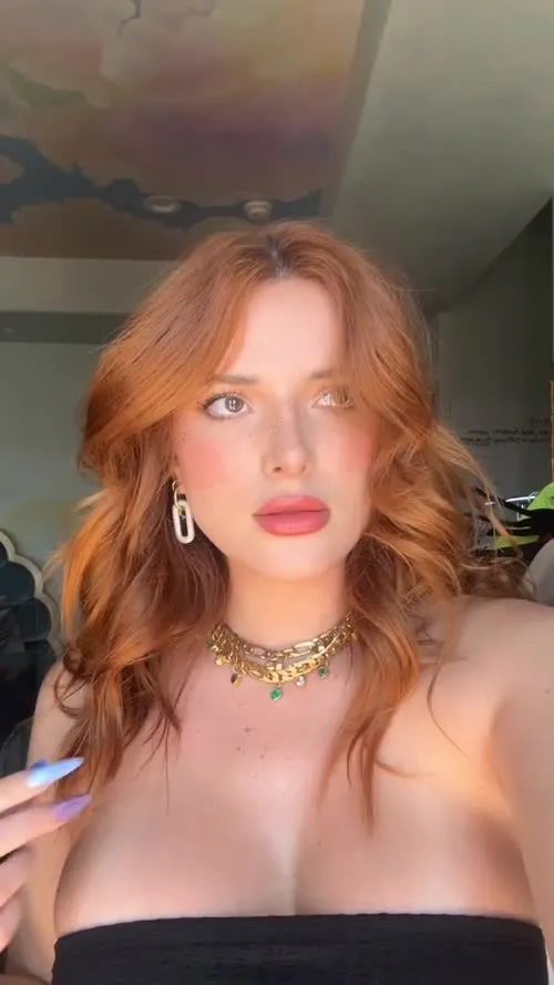 Bella Thorne - SaveInsta App