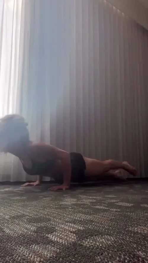 WWE Trish Stratus - SaveInsta App