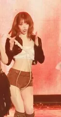 Sakura Miyawaki 宮脇 咲良 | LESSERAFIM - Video