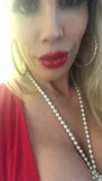 Rebecca More / Rebecca Moore - Video