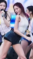 Yuna - ITZY (유나, Shin Yu Na) - Video #302638