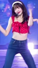 Hong Eunchae 홍은채 | LESSERAFIM - Video