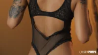 Honey Gold - Showing off her honey buns