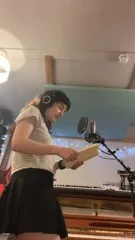 Lauren Mayberry (Singer) - Shuuc c3vnz