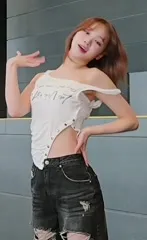 Kim Chaewon 김채원 [Le Sserafim] - Video #123170