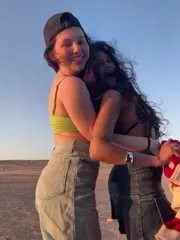 Sammi Hanratty - Video