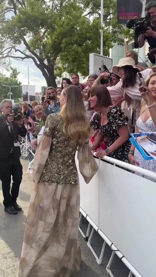 Brie Larson - Snapinsta app video 10000000 1583024932190937 1876877380984321253 n