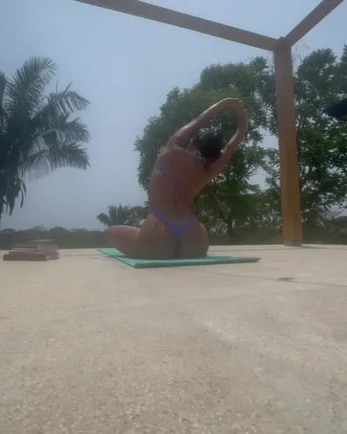 Emily Tosta - Video