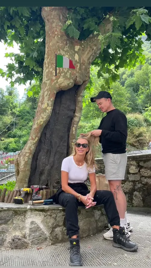 Amanda Holden - Video