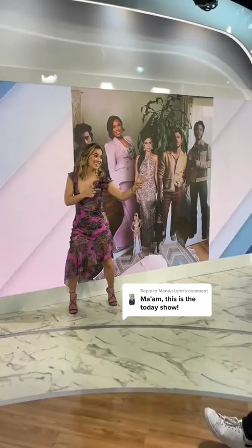 Haley Lu Richardson - Video