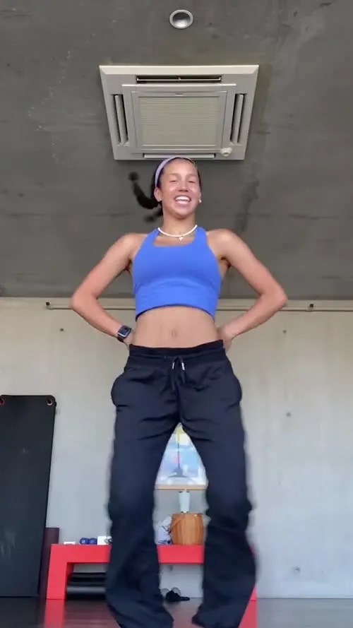 Sofia Wylie - Video