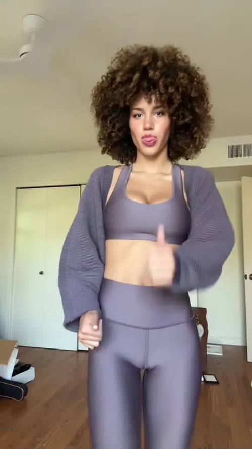 Sofia Wylie - Video