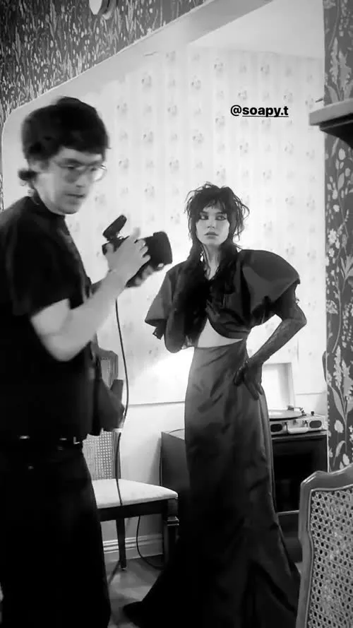 Sophie Thatcher - Video
