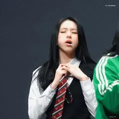 Chaeyoung (TWICE) - Ssstwitter com 1767860105459 (online-video-cutter com)