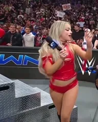 Liv Morgan - Staid back sanderling