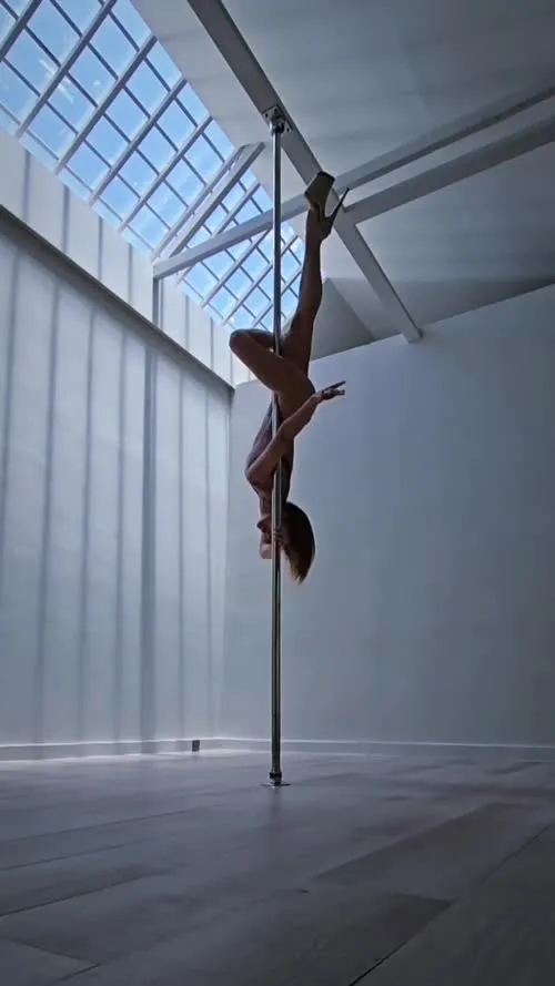 Stephanie Bendixsen / Hex - Video