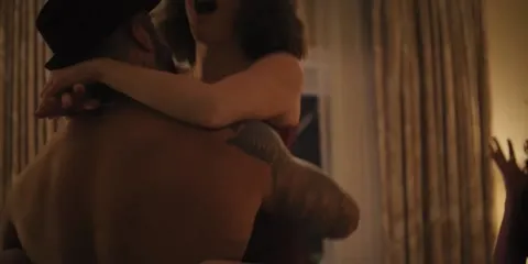 Rachel Anne Sennott - Video