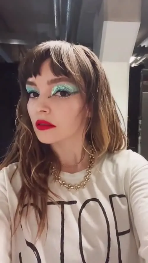 Lauren Mayberry (Singer) - Video