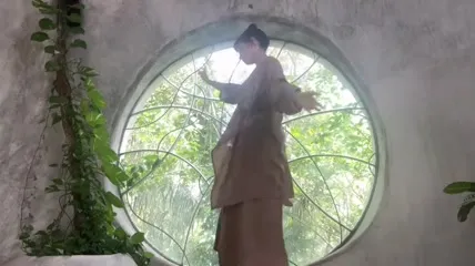Milana Vayntrub - Video