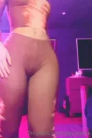 Iggy Azalea - Taking them off and making it jiggle a lil