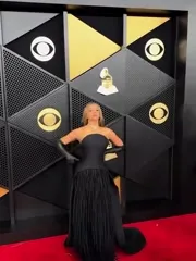 Tate McRae - Tate McRae stuns at the grammys