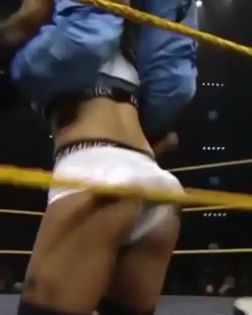 Dakota Kai - Video