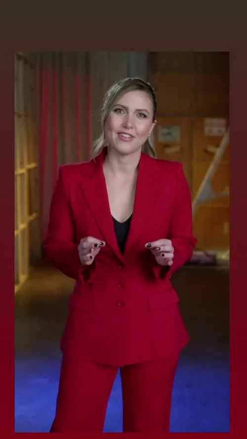 Taylor Tomlinson - Video