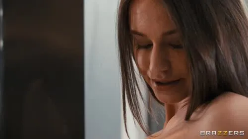 Lana Roy - The shy roommate