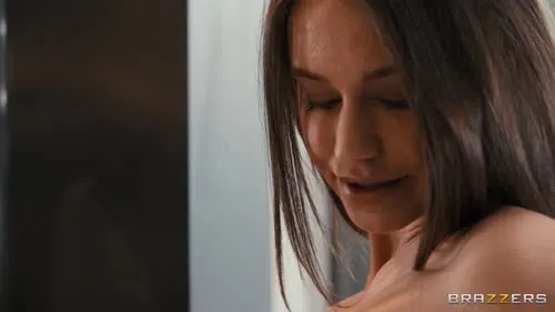 Lana Roy - The shy roommate