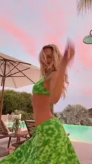 Alexis Ren - Video