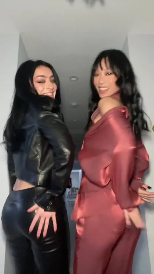 Charli XCX - Tikmate online