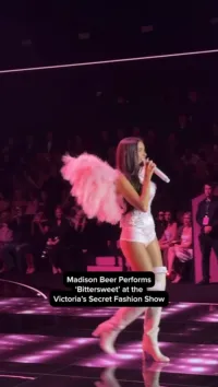 Madison Beer - Video