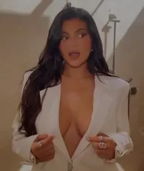 Kylie Jenner - Video