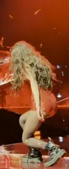 Olivia Rodrigo - Toe from back