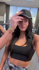 Kiana James - TwDown App Ygmx-Y29WzswR7i9