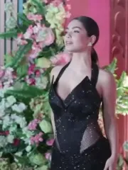 Auli'i Cravalho - Video
