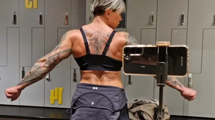 crazyxbody / musclegirlxxx - Video
