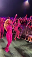 Shakira - UOpm A4219h