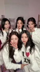 Yuna - ITZY (유나, Shin Yu Na) - Uosst91ia3b