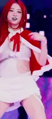 Huh Yunjin 허윤진 | LESSERAFIM - Video
